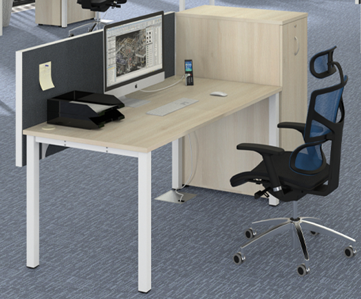 Kancelářské stoly Uni – čistá jednoduchá konstrukce